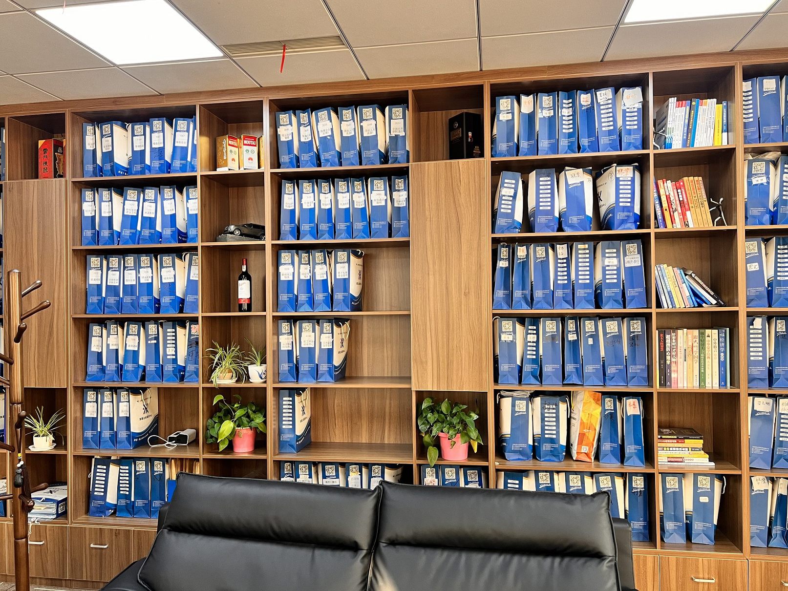 建筑资质初次申请：条件与材料